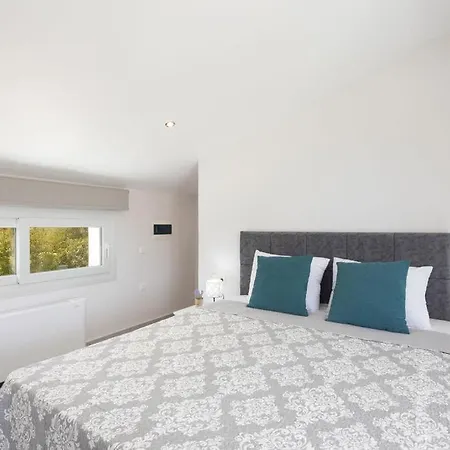 Σπίτι διακοπών Elena Private Pool *