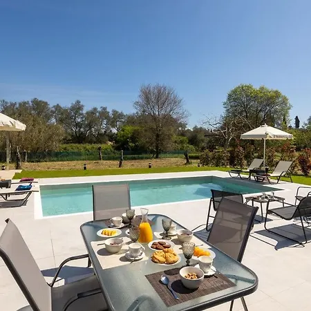 بيت للعطل Elena Private Pool *