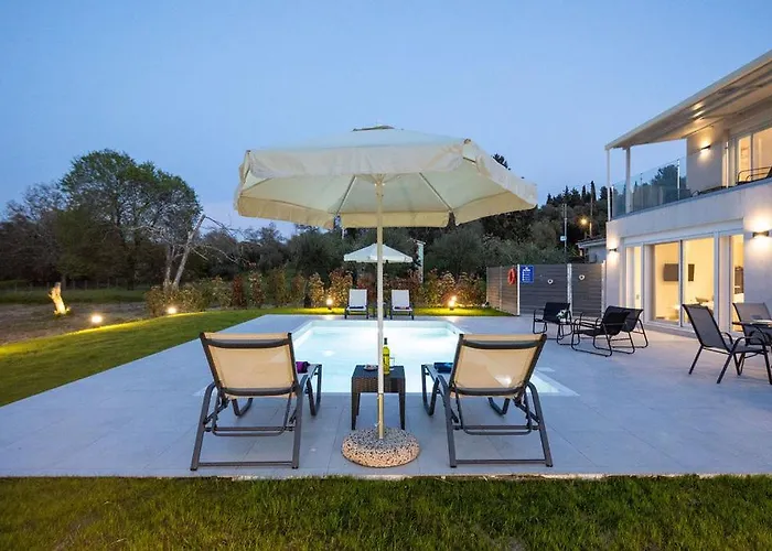 Elena Private Pool בית נופש