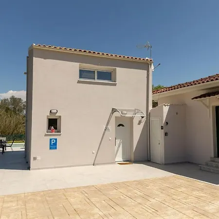 Elena Private Pool *