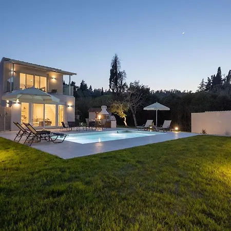 Elena Private Pool Holiday home