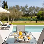 Elena Private Pool Nyaraló *