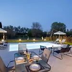 Elena Private Pool Nyaraló
